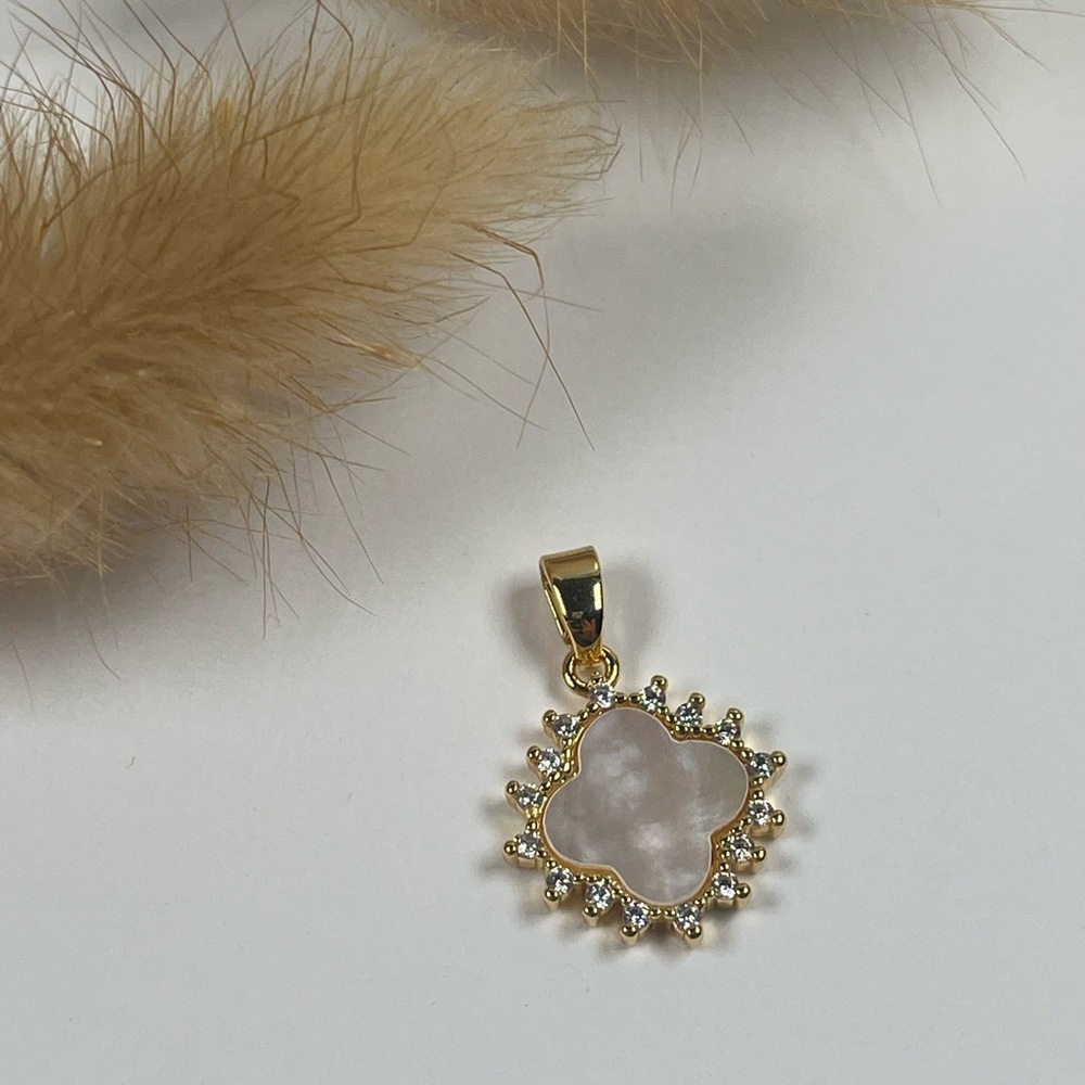 18 K Plated Mother of Pearl Cubic Zirconia Floral Clover Charm Pendant